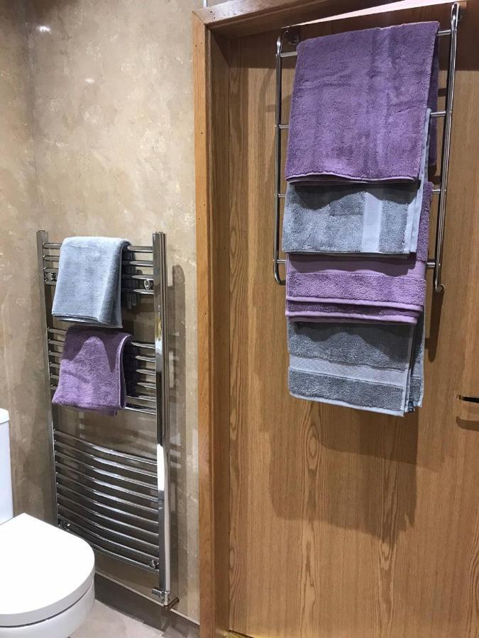 Exclusive Private Double Room, En-Suite Wet Room Private Entrance Forres Zewnętrze zdjęcie